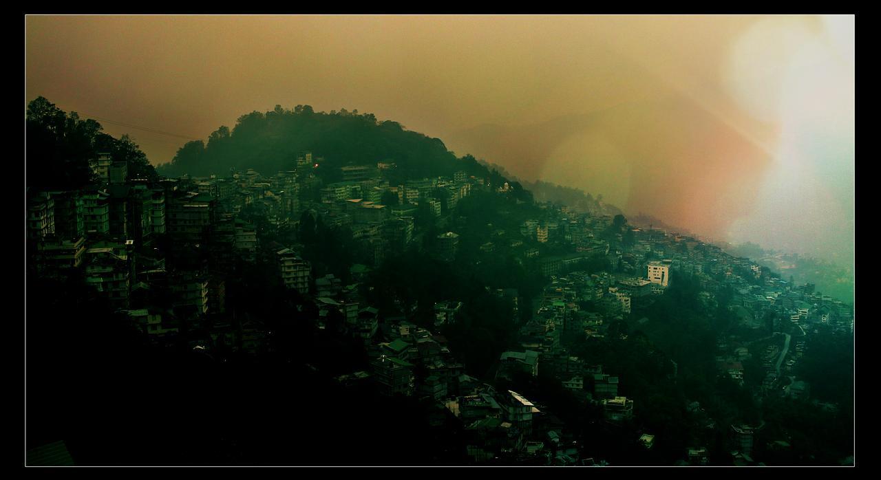 Jain Group Sikkim Continental Hotel Gangtok Bagian luar foto
